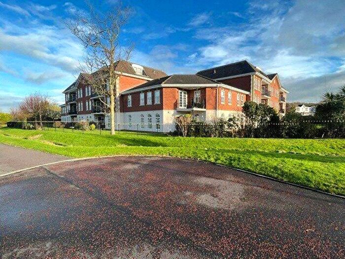 3 Bedroom Flat For Sale In Dunlin Drive, Lytham St. Annes, FY8