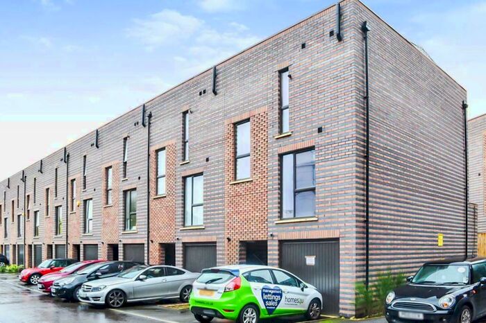 3 Bedroom House To Rent In Navigation Street, Ancoats, Manchester, M4