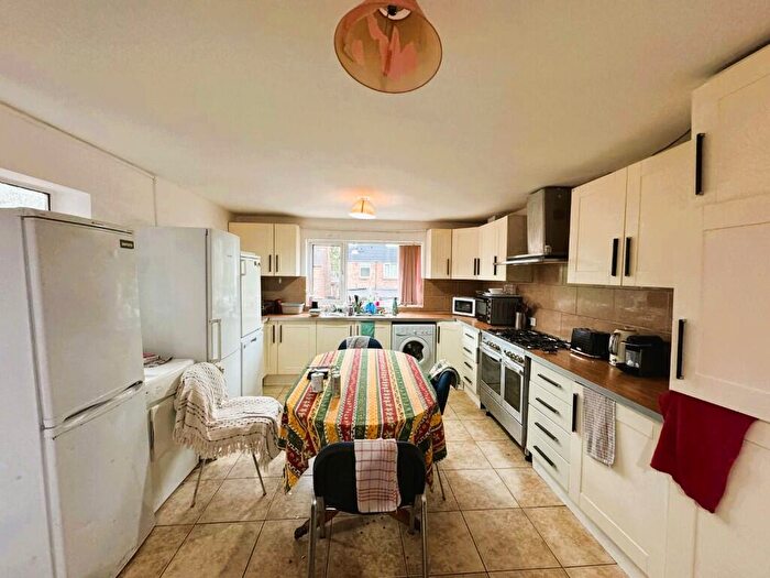 7 Bedroom Semi-Detached House To Rent In Harlaxton Drive, Nottingham, Nottinghamshire, NG7