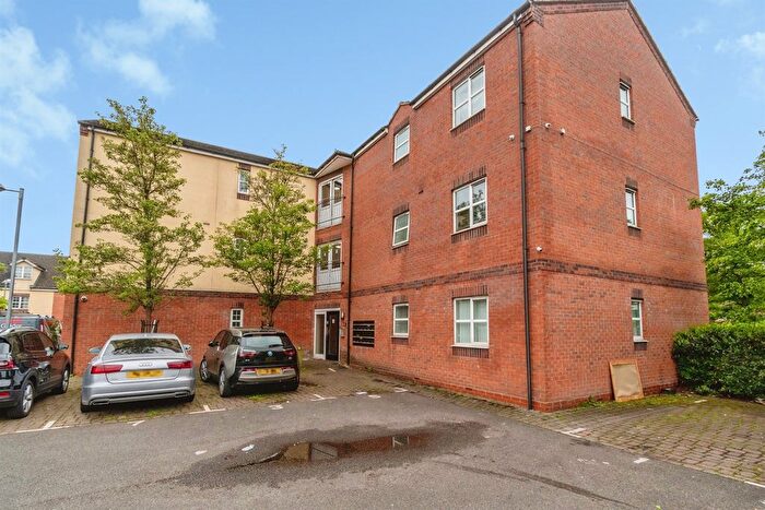 2 Bedroom Flat For Sale In Manorhouse Close, Walsall, WS1