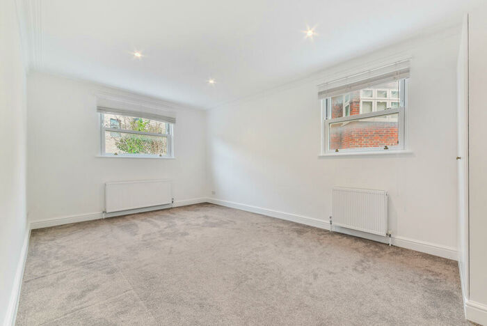 1 Bedroom Apartment To Rent In The Gardens, East Dulwich London, SE22