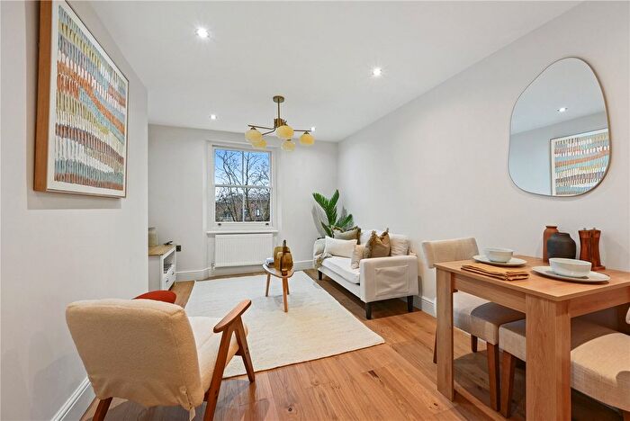 2 Bedroom Flat For Sale In Tavistock Road, Notting Hill, London, W11