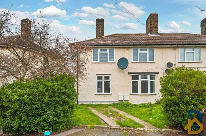 1 Bedroom Flat For Sale In Rugby Gardens, Dagenham, RM9