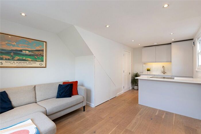 1 Bedroom Flat For Sale In Galveston Road, London, SW15