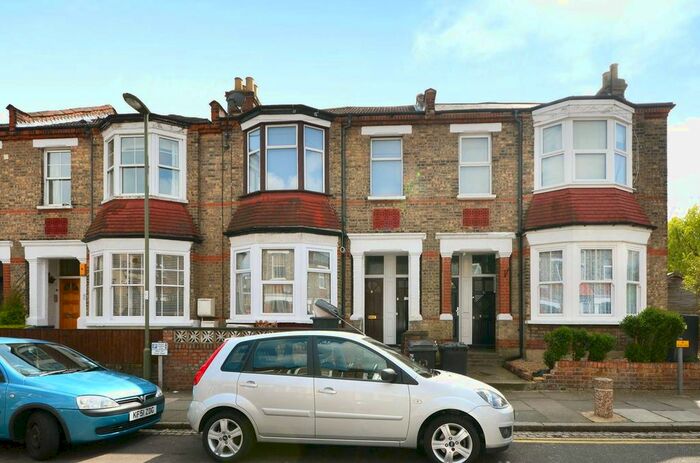 2 Bedroom Flat To Rent In Kitchener Road, East Finchley, London, N2