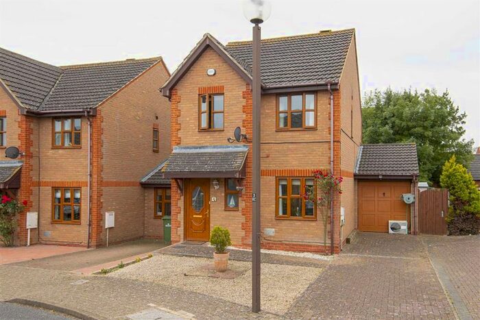 3 Bedroom Detached House To Rent In Benacre Croft, Tattenhoe, Milton Keynes, Bucks, MK4