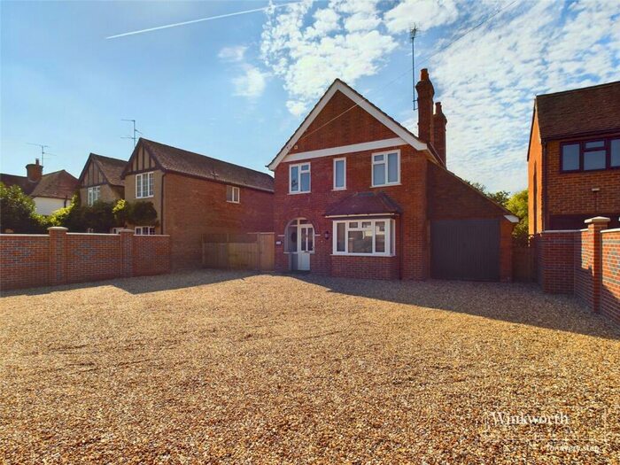 3 Bedroom Detached House To Rent In Butts Hill Road, Woodley, Reading, Berkshire, RG5