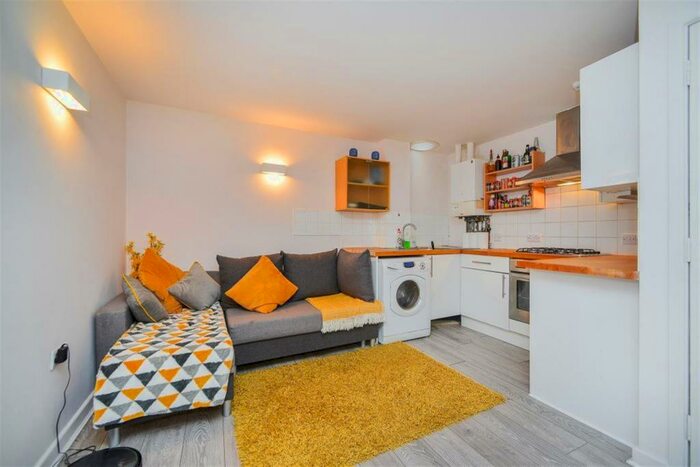 Flat To Rent In Dorset Gardens, Brighton, BN2