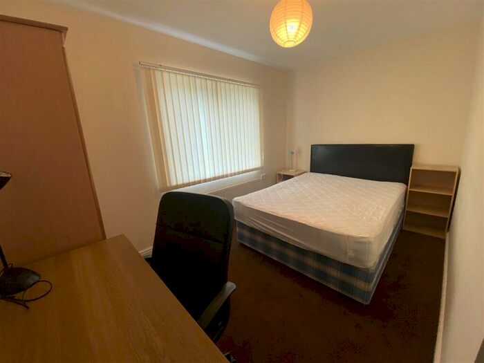 4 Bedroom Terraced House To Rent In Lauderdale Crescent, Grove Village, Manchester, Greater Manchester, M13