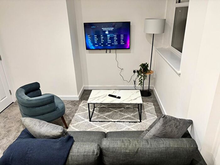 1 Bedroom Flat To Rent In Unit B, Percy Street, HU2