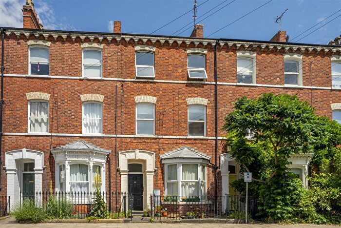 1 Bedroom Flat To Rent In First Floor Flat, Priory Street, York, YO1