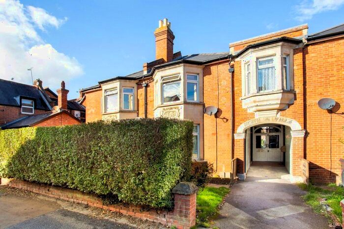 3 Bedroom Flat To Rent In Heath Villas, Queens Place, Ascot, Berkshire, SL5