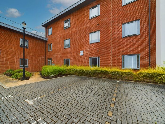 2 Bedroom Flat To Rent In Pallatia Court, High Wycombe, Buckinghamshire, HP13