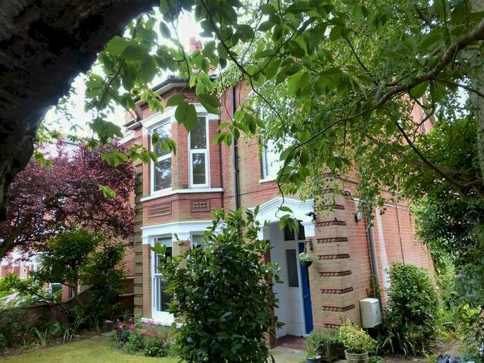 1 Bedroom Flat To Rent In Gainsborough Road, Ipswich, IP4