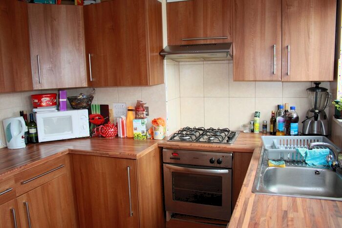 2 Bedroom Flat To Rent In Eaton Road, Sutton, SM2
