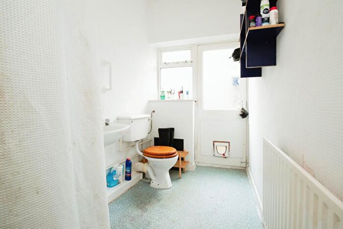 2 Bedroom End Of Terrace House For Sale In Craddock Street, Cardiff, CF11
