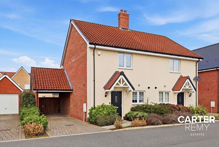 2 Bedroom Semi-Detached House For Sale In Croot Place, Wickford, SS11