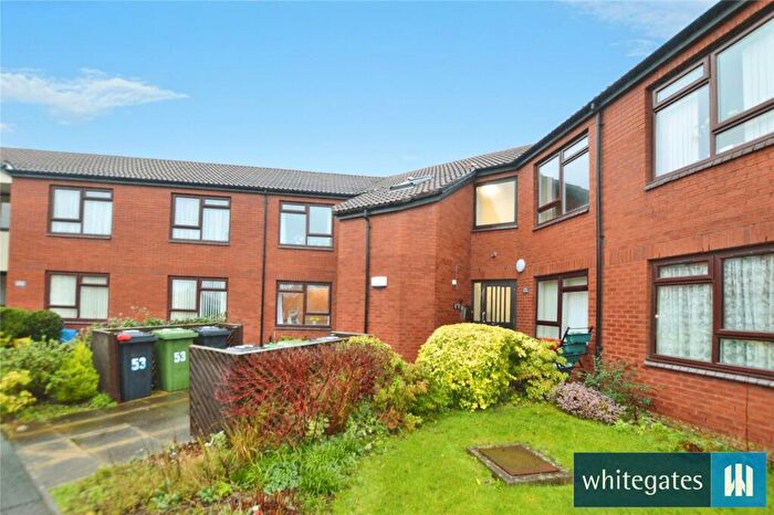 2 Bedroom Apartment For Sale In Lynwood Garth, Leeds, West Yorkshire, LS12