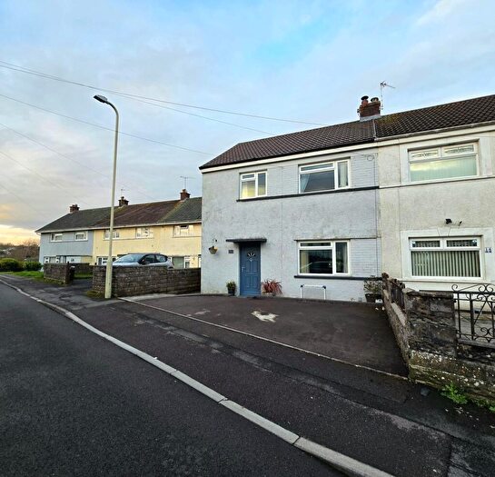 3 Bedroom Semi Detached House For Sale In Fron Heulog, Bridgend, CF31