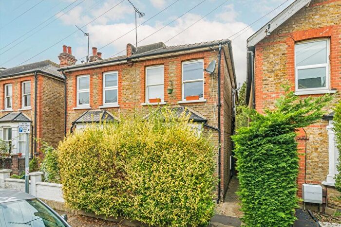 1 Bedroom Flat To Rent In Piper Road, Piper Road, KT1