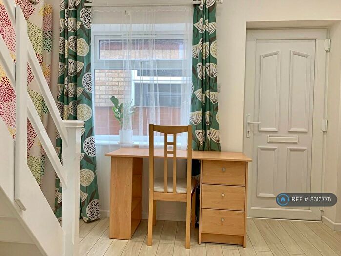 1 Bedroom Maisonette To Rent In Tiverton Way, Cambridge, CB1
