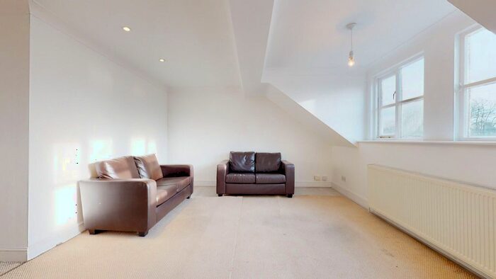 2 Bedroom Flat To Rent In Walm Lane, London, NW2