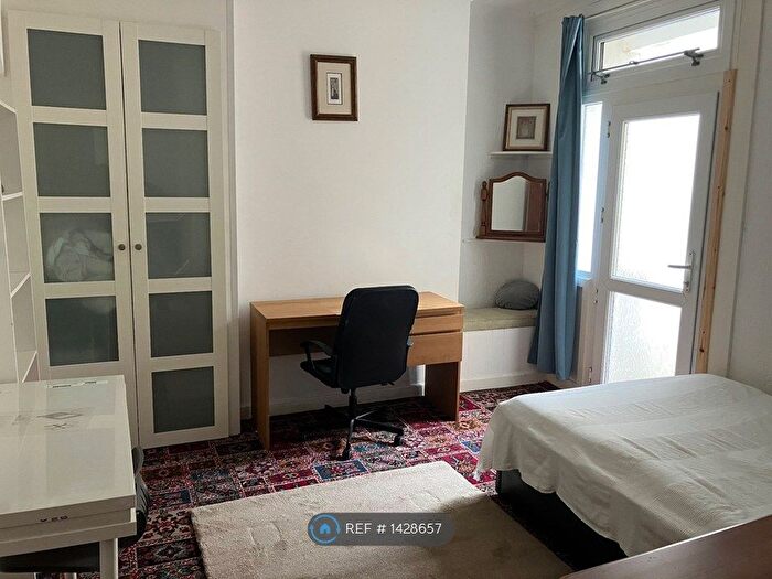 5 Bedroom End Of Terrace House To Rent In Port Tennant Road, Swansea, SA1