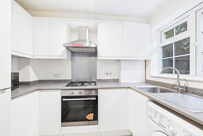 1 Bedroom Apartment To Rent In Cookham Road, Maidenhead, Berkshire, SL6