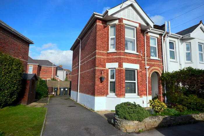 1 Bedroom Apartment To Rent In Limited Road, Moordown, BH9