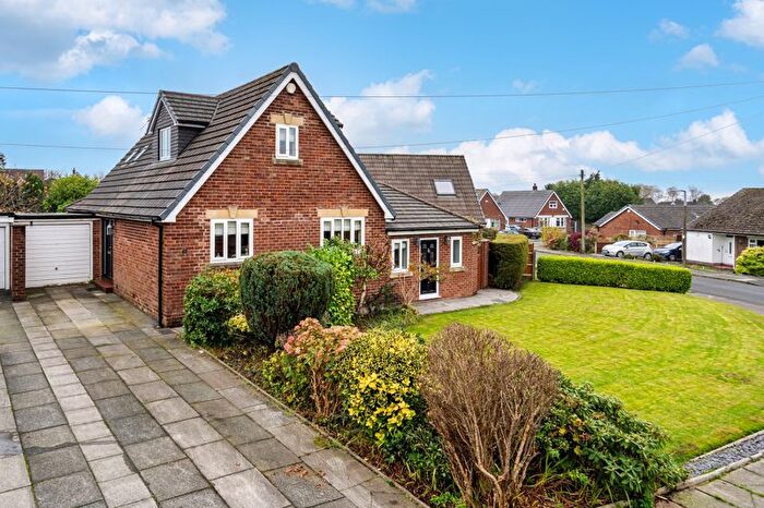 4 Bedroom Semi-Detached House To Rent In Cherrywood Avenue, Over Hulton, Bolton., BL5