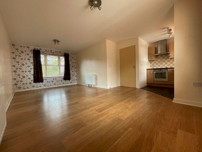 2 Bedroom Flat To Rent In Grouse Road, Calne, SN11