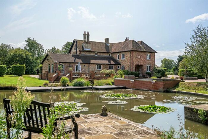 4 Bedroom Detached House For Sale In Ford Lane, Roxton, MK44