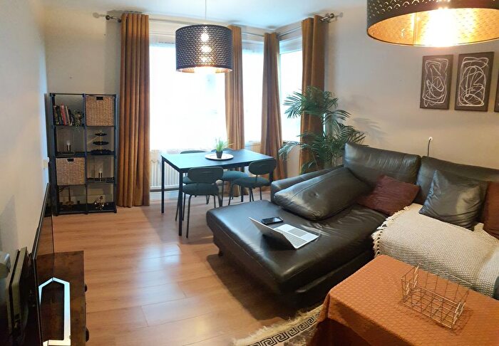 1 Bedroom Flat To Rent In Cleveley Close, London, SE7