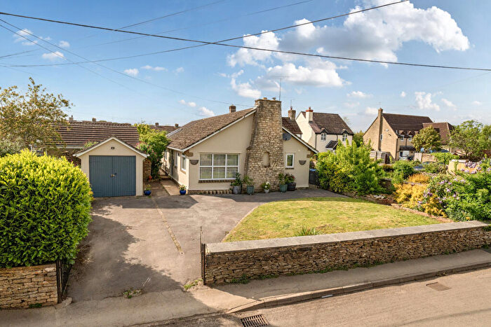 4 Bedroom Bungalow For Sale In The Street, Hullavington, SN14