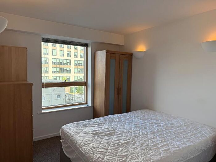 2 Bedroom Apartment To Rent In Whitehall Waterfront, LS1