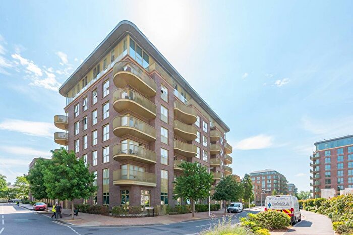 3 Bedroom Flat For Sale In Ottley Drive, Kidbrooke, London, SE3