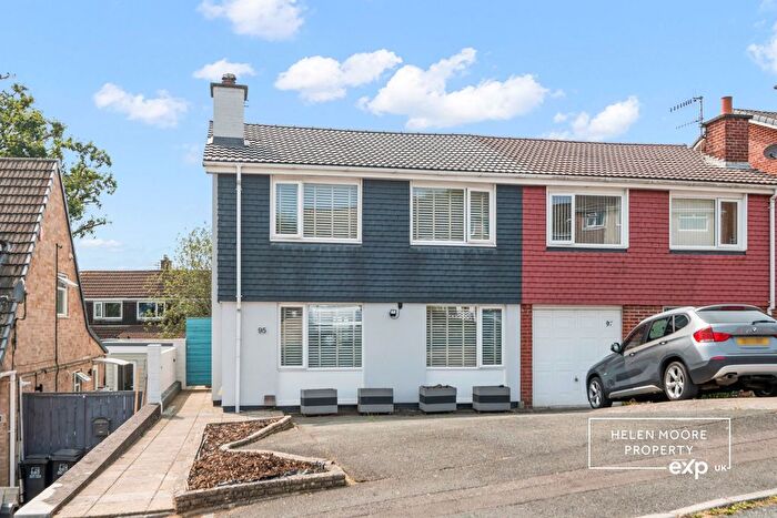 3 Bedroom Semi Detached House For Sale In Cleeve Drive, Ivybridge, Devon, PL21