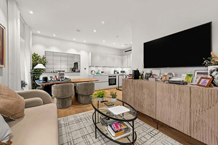 1 Bedroom Flat To Rent In Strand, Covent Garden, WC2R