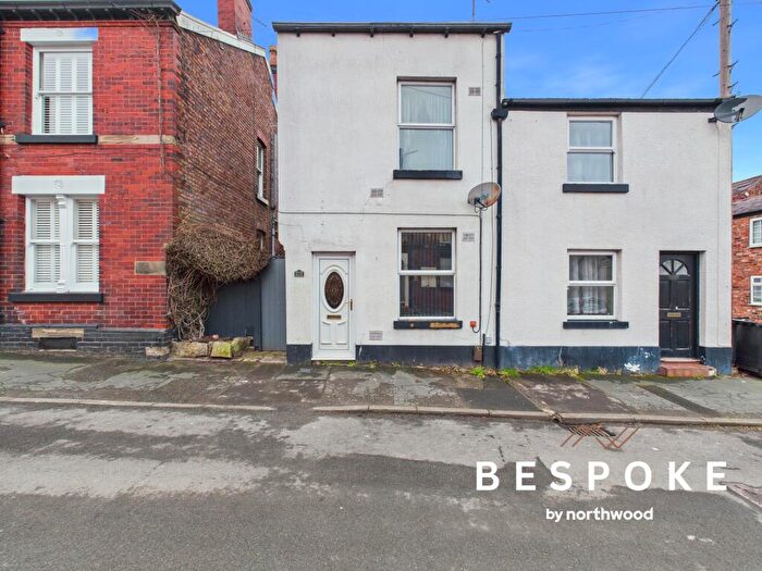 2 Bedroom Flat For Sale In Crompton Road, Macclesfield, SK11