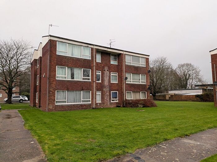 1 Bedroom Flat To Rent In Longbridge Road, Horley, RH6