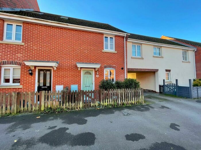 2 Bedroom Terraced House To Rent In Urquhart Road, Thatcham, RG19