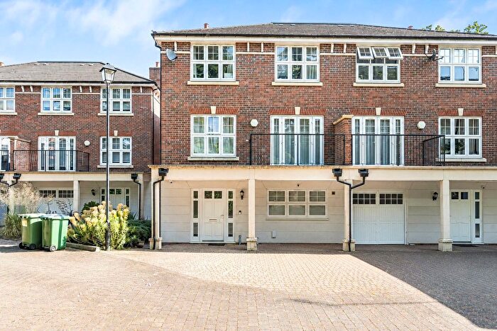 6 Bedroom Semi Detached House For Sale In Shirley Road, Watford, Hertfordshire, WD17