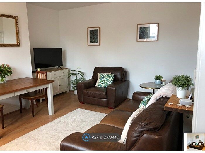 3 Bedroom Terraced House To Rent In New Bank Street, Morley, Leeds, LS27