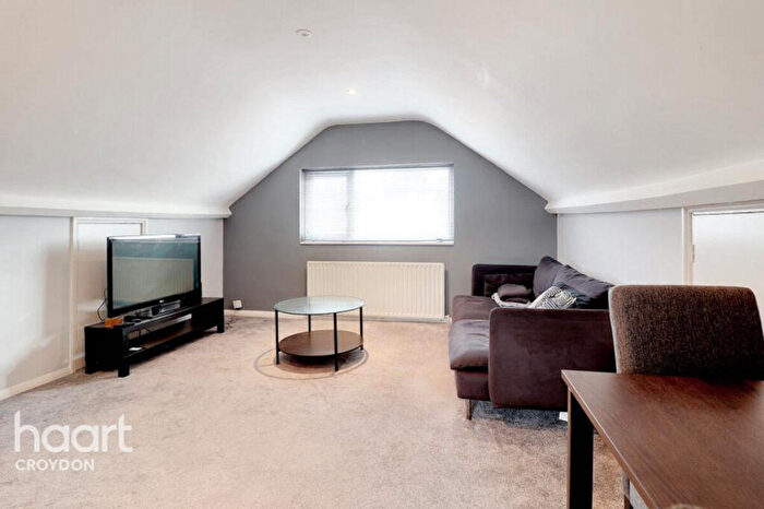 2 Bedroom Flat For Sale In Dornton Road, South Croydon, CR2