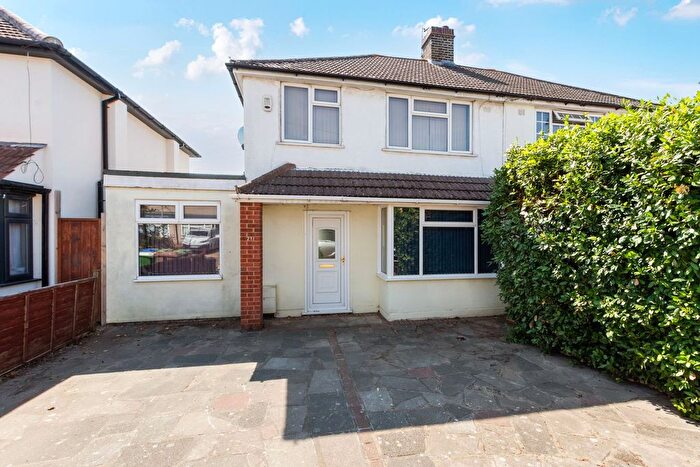 3 Bedroom Semi Detached House For Sale In Raeburn Road, Sidcup, DA15