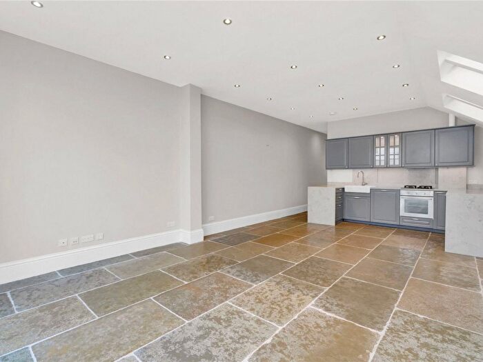 2 Bedroom Flat To Rent In Stephendale Road, London, SW6