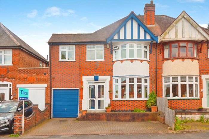 4 Bedroom Semi-Detached House For Sale In Ainsdale Road, Leicester, LE3