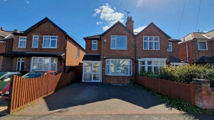 3 Bedroom Semi-Detached House To Rent In Beechfield Avenue, Birstall, LE4