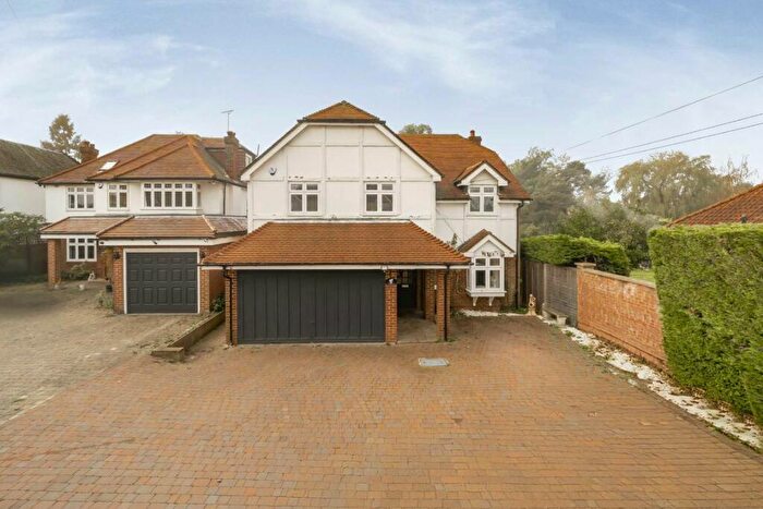 5 Bedroom Detached House To Rent In Galley Lane, Barnet, EN5
