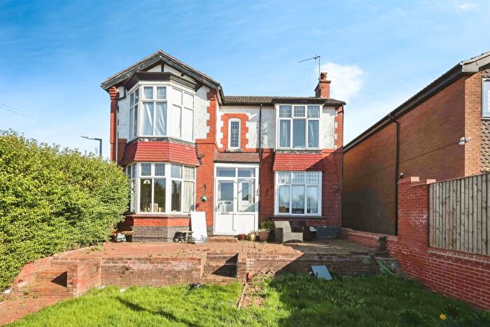 4 Bedroom Detached House For Sale In Knottsall Lane, Oldbury, B68